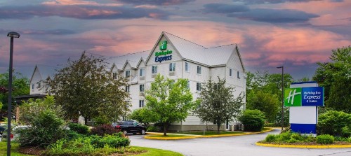 Holiday Inn Express & Suites - Lincoln East - White Mountains an IHG Hotel