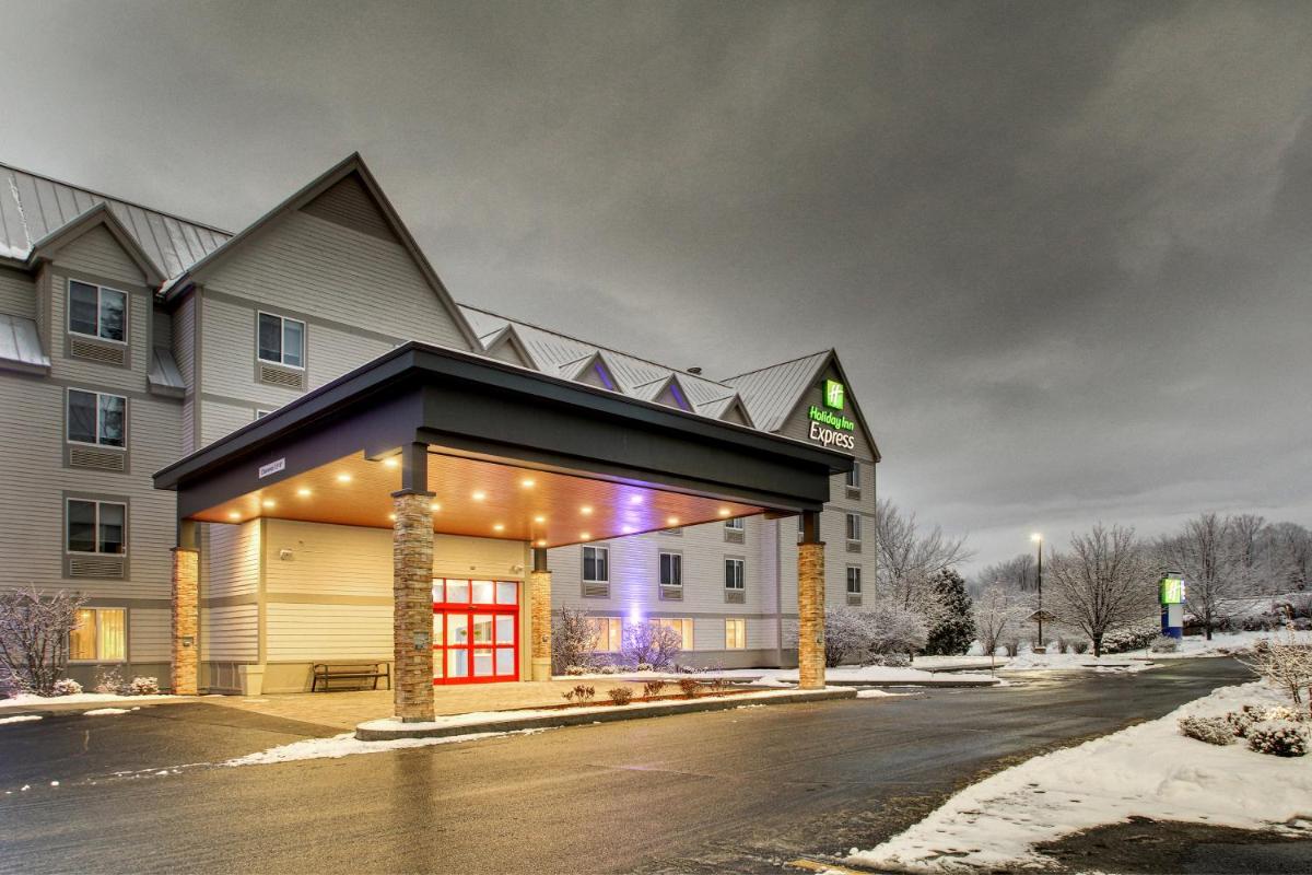 Holiday Inn Express & Suites - Lincoln East - White Mountains an IHG Hotel - image 2