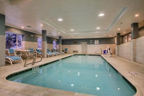Holiday Inn Express & Suites - Lincoln East - White Mountains an IHG Hotel - image 20