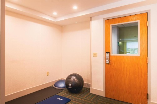 Holiday Inn Express & Suites - Lincoln East - White Mountains an IHG Hotel - image 28