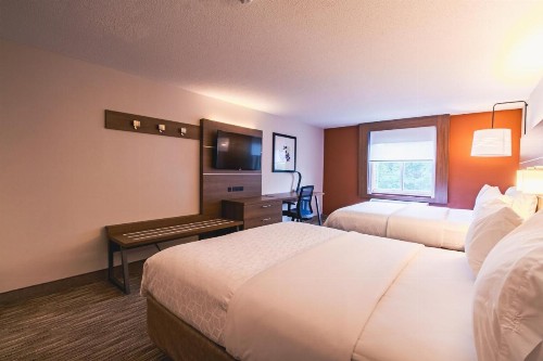 Holiday Inn Express & Suites - Lincoln East - White Mountains an IHG Hotel - image 29