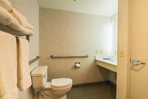 Holiday Inn Express & Suites - Lincoln East - White Mountains an IHG Hotel - image 31