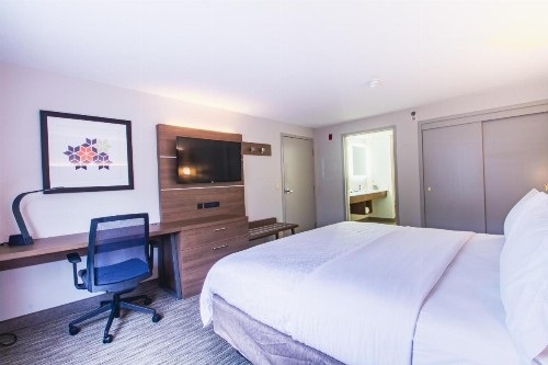 Holiday Inn Express & Suites - Lincoln East - White Mountains an IHG Hotel - image 34