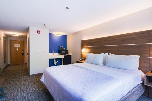 Holiday Inn Express & Suites - Lincoln East - White Mountains an IHG Hotel - image 36