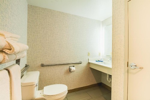 Holiday Inn Express & Suites - Lincoln East - White Mountains an IHG Hotel - image 37