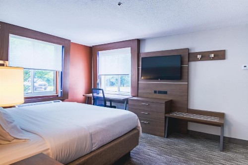 Holiday Inn Express & Suites - Lincoln East - White Mountains an IHG Hotel - image 39