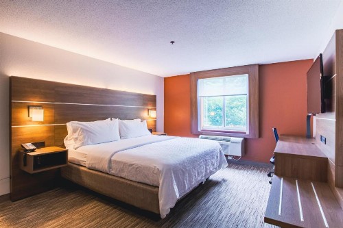 Holiday Inn Express & Suites - Lincoln East - White Mountains an IHG Hotel - image 43