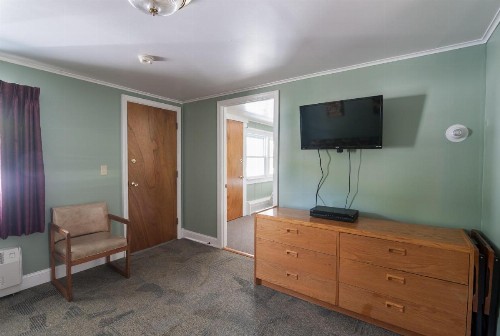 Profile Motel & Cottages - image 12