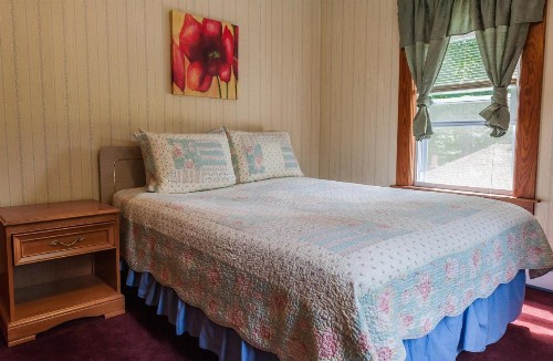 Profile Motel & Cottages - image 4
