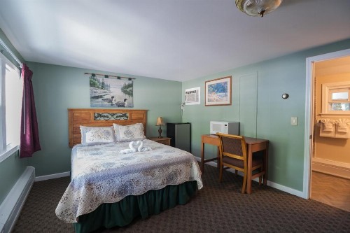 Profile Motel & Cottages - image 9