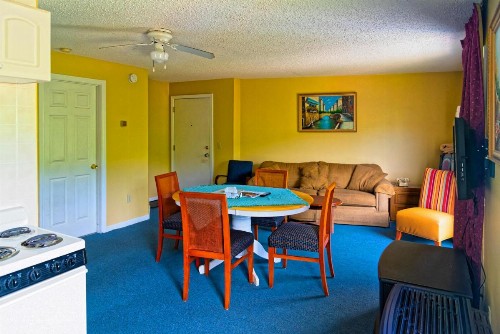 Parker's Motel - image 11