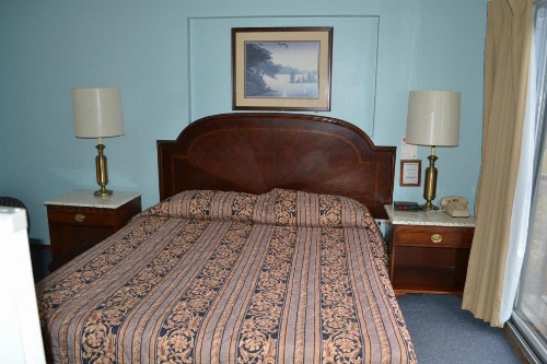 Parker's Motel - image 22
