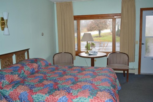 Parker's Motel - image 27