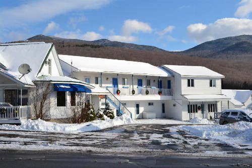 Parker's Motel - image 30