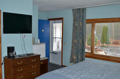 Parker's Motel - image 36