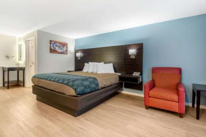 Quality Inn & Suites - image 15