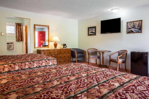 Rodeway Inn Lincoln I-93 - image 17