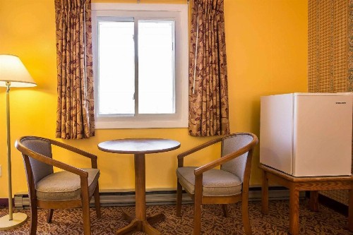 Rodeway Inn Lincoln I-93 - image 3