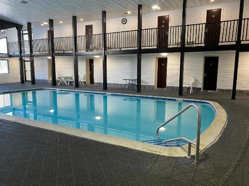 Days Inn by Wyndham Lincoln - image 13