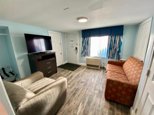 Days Inn by Wyndham Lincoln - image 29