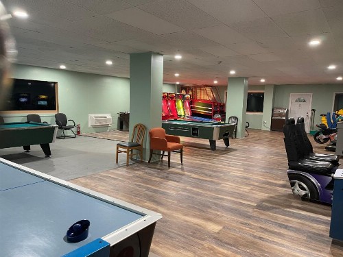 Days Inn by Wyndham Lincoln - image 3