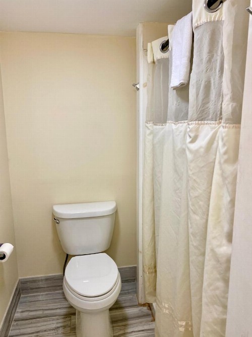 Days Inn by Wyndham Lincoln - image 31