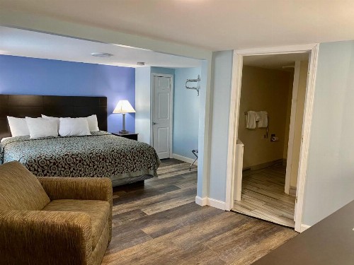 Days Inn by Wyndham Lincoln - image 33