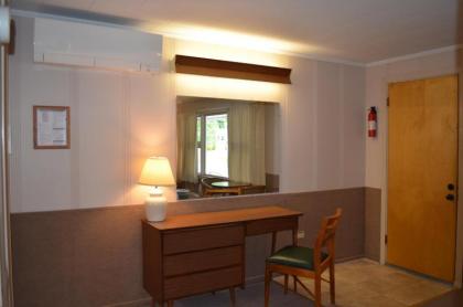 Mount Coolidge Motel - image 10