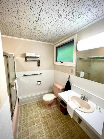 Mount Coolidge Motel - image 15