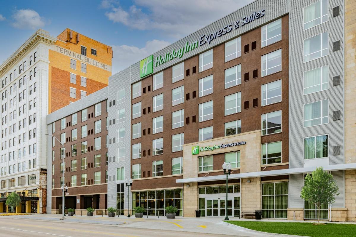 Holiday Inn Express & Suites - Lincoln Downtown  an IHG Hotel - main image