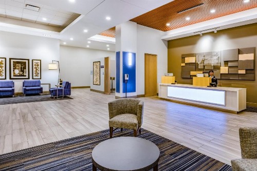 Holiday Inn Express & Suites - Lincoln Downtown  an IHG Hotel - image 15