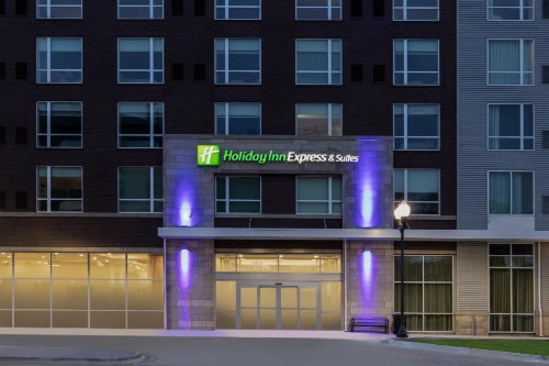 Holiday Inn Express & Suites - Lincoln Downtown  an IHG Hotel - image 17