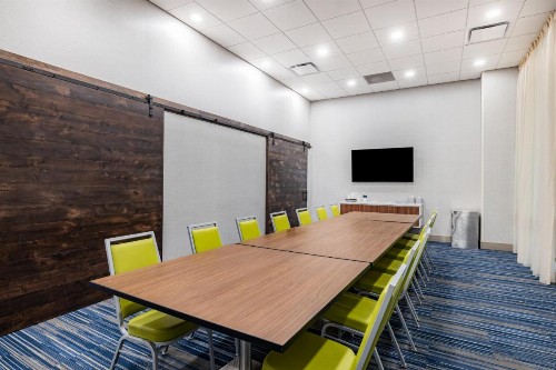 Holiday Inn Express & Suites - Lincoln Downtown  an IHG Hotel - image 23