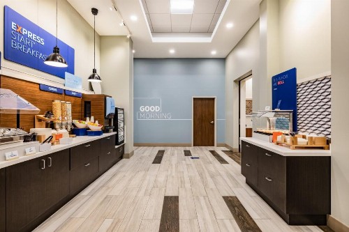 Holiday Inn Express & Suites - Lincoln Downtown  an IHG Hotel - image 26