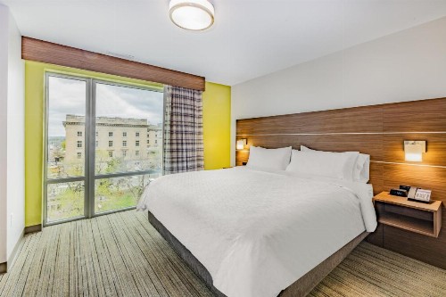 Holiday Inn Express & Suites - Lincoln Downtown  an IHG Hotel - image 34