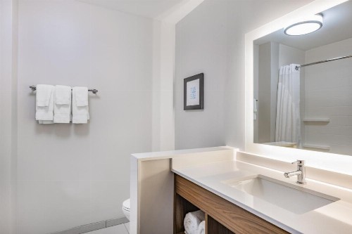 Holiday Inn Express & Suites - Lincoln Downtown  an IHG Hotel - image 36