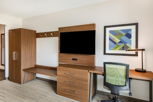 Holiday Inn Express & Suites - Lincoln Downtown  an IHG Hotel - image 39