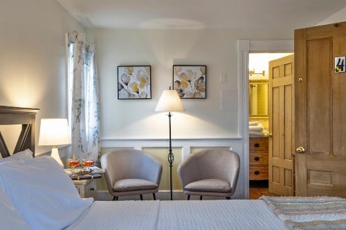 Youngtown Inn and Restaurant - image 14