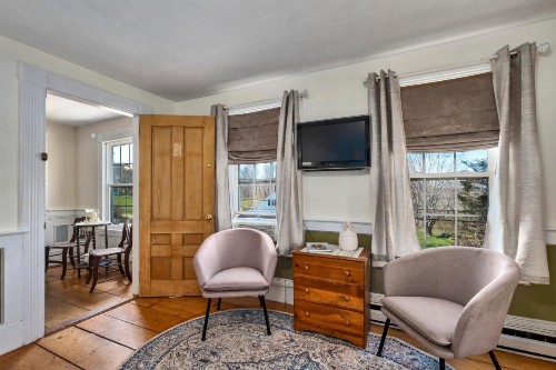 Youngtown Inn and Restaurant - image 7