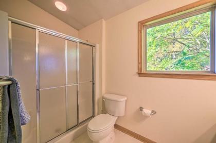 Secluded Getaway with Mtn Views Deck and Fire Pit - image 4