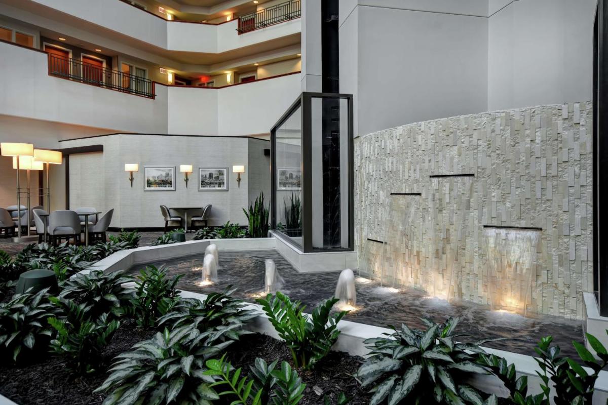 Embassy Suites Little Rock - image 5