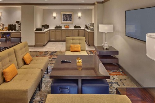 DoubleTree by Hilton Little Rock - image 11