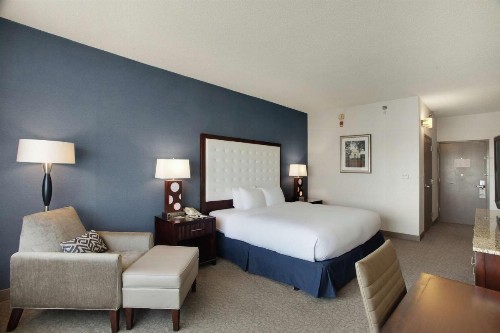 DoubleTree by Hilton Little Rock - image 16