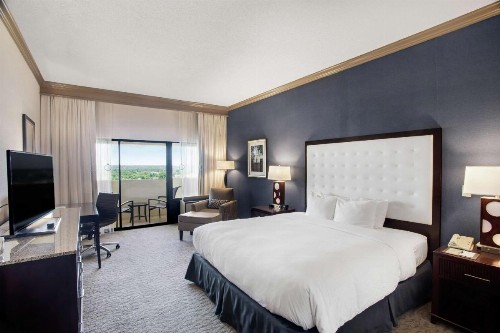DoubleTree by Hilton Little Rock - image 20
