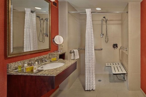 DoubleTree by Hilton Little Rock - image 23