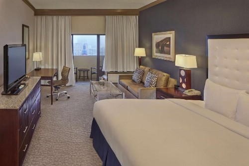DoubleTree by Hilton Little Rock - image 32