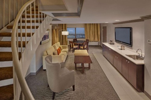 DoubleTree by Hilton Little Rock - image 36