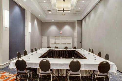 DoubleTree by Hilton Little Rock - image 38
