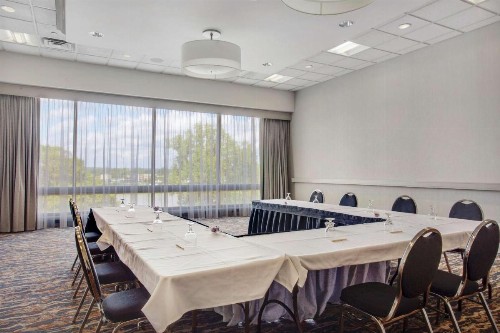 DoubleTree by Hilton Little Rock - image 44