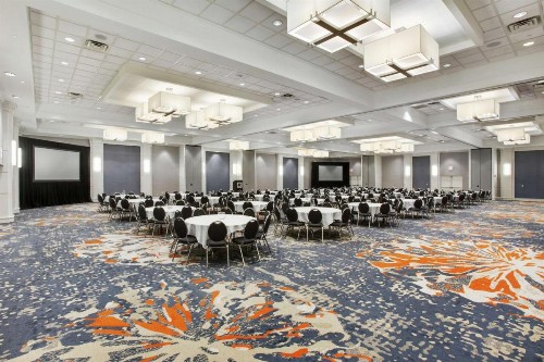 DoubleTree by Hilton Little Rock - image 45
